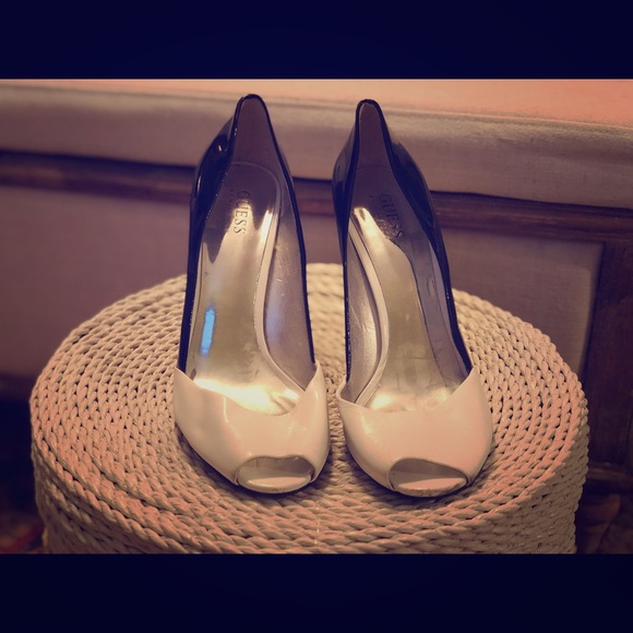 guess Shoes - 2 tone peep toes